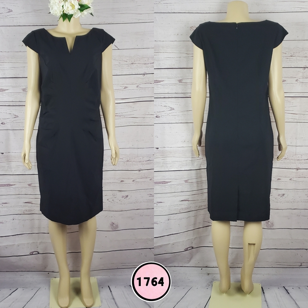 Zoe D size 14 black vneck midi dress  ( 5 for $20 )